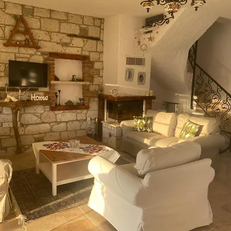 Delale * Çeşme